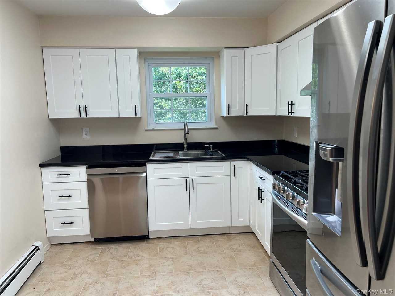 32 Hammond Rd - Photo 2 of 14