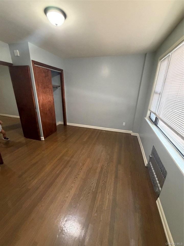 690 Fairview Ave #1B - Photo 5 of 8