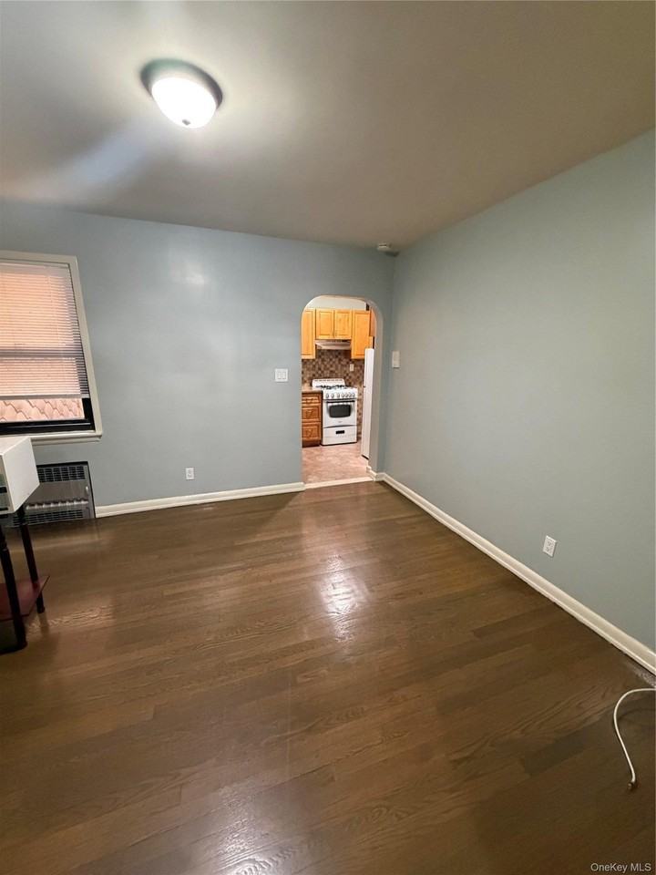 690 Fairview Ave #1B - Photo 7 of 8