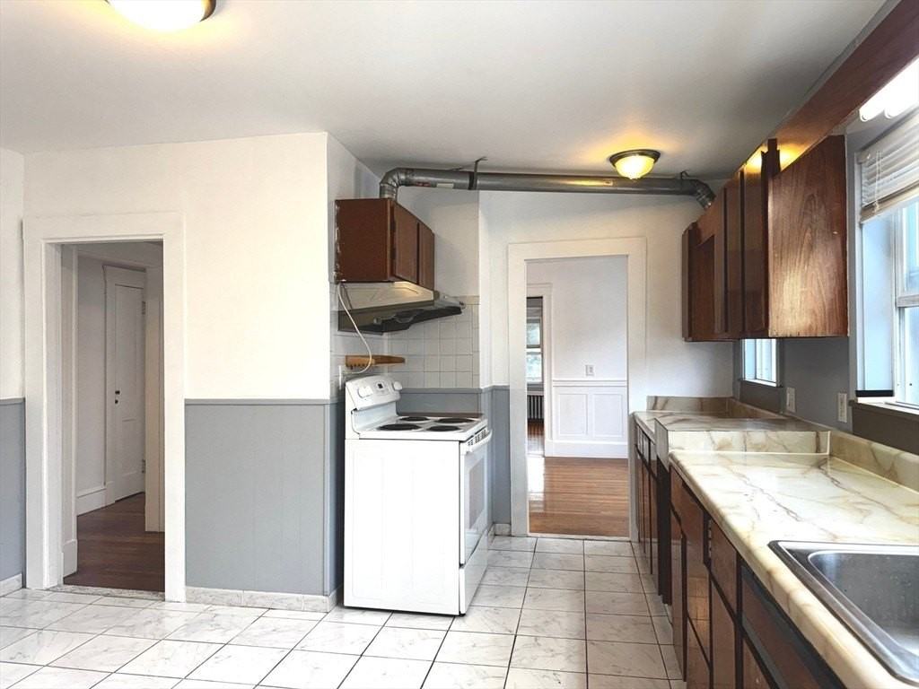 40 Almont St #2 - Photo 5 of 21