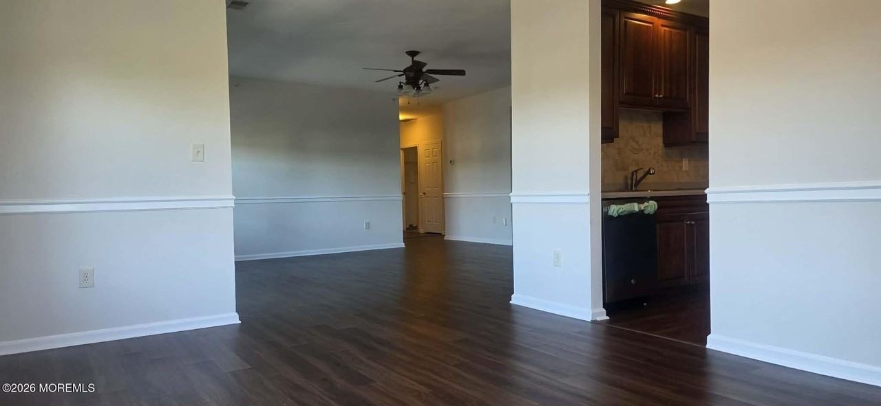 111 Shinnecock Dr - Photo 5 of 16