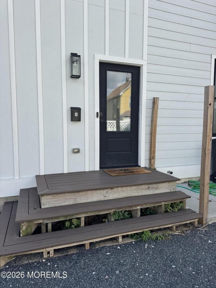 237 Mechanic St #B - Photo 2 of 43