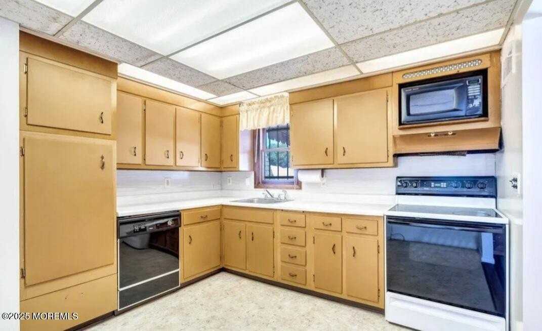 4 Coral Way - Photo 6 of 9