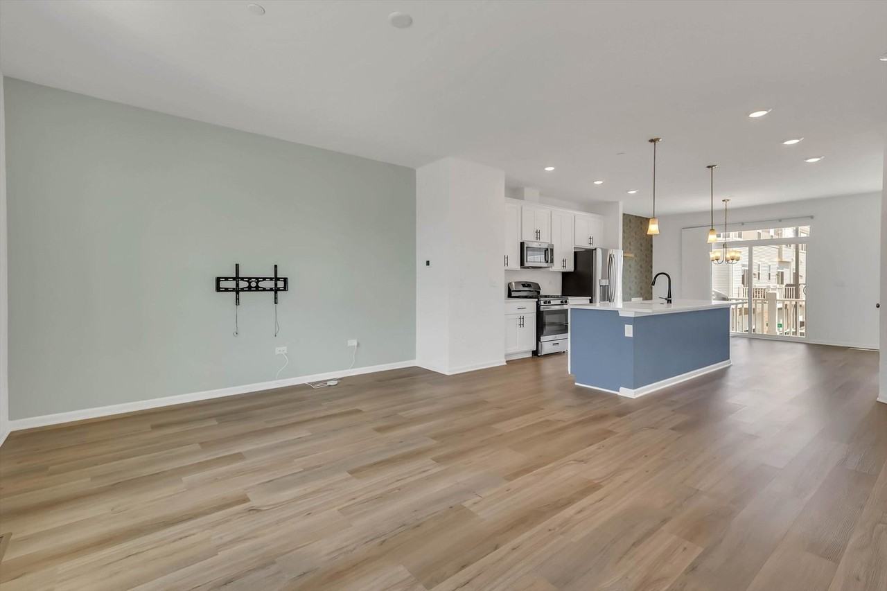 1078 Bogart St - Photo 2 of 26