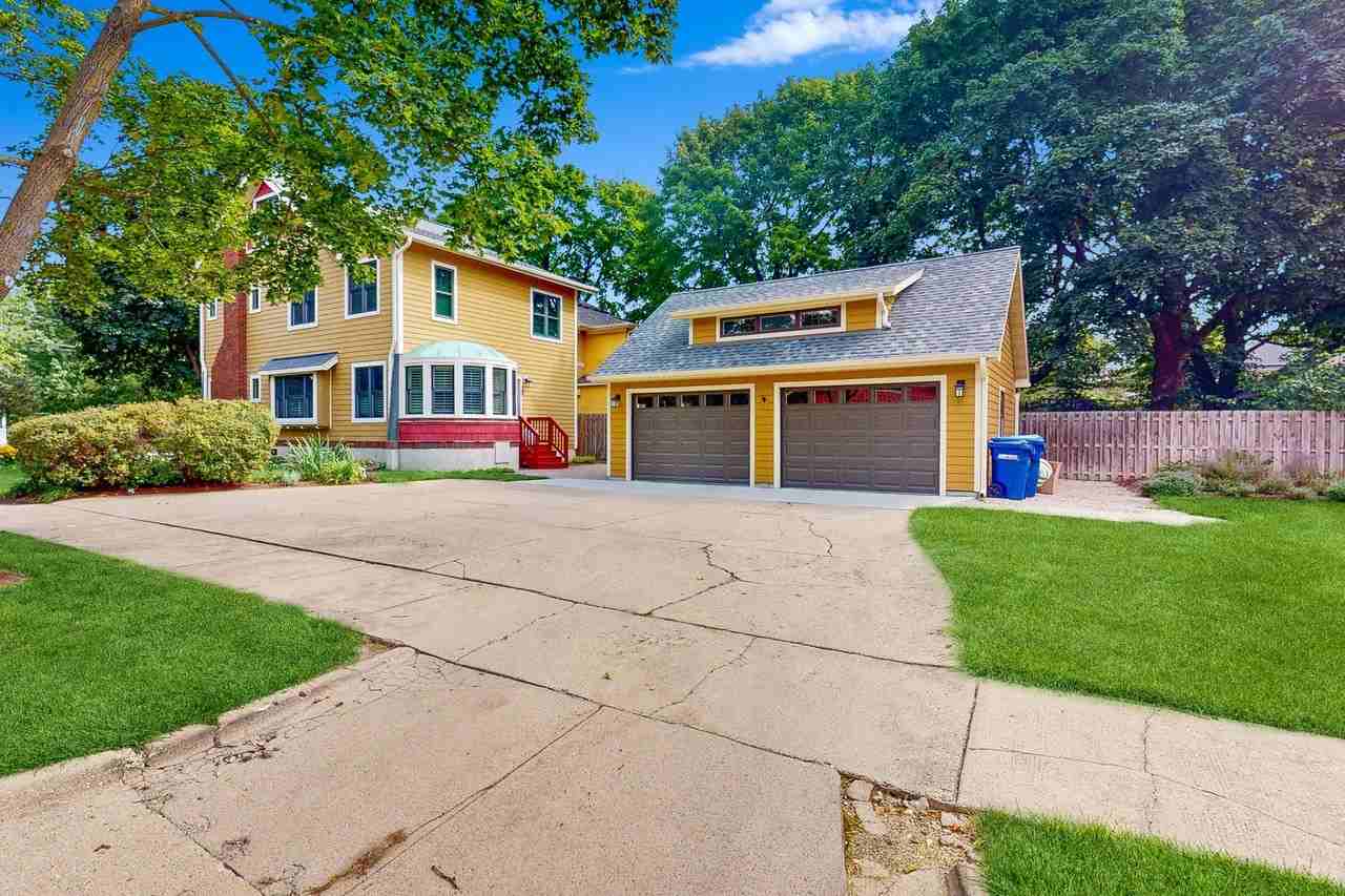 523 Prairie St - Photo 2 of 39