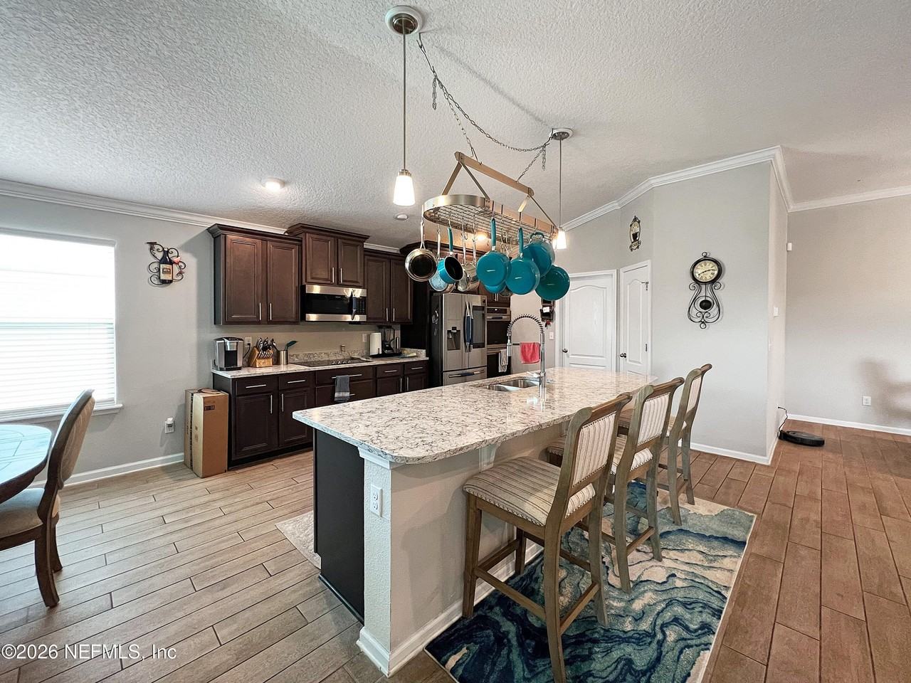 463 Northside Dr S - Photo 2 of 27