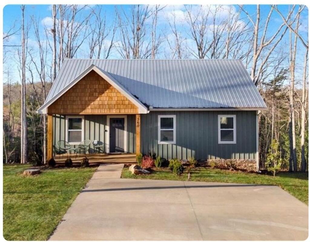 360 Prince Dr - Photo 2 of 20