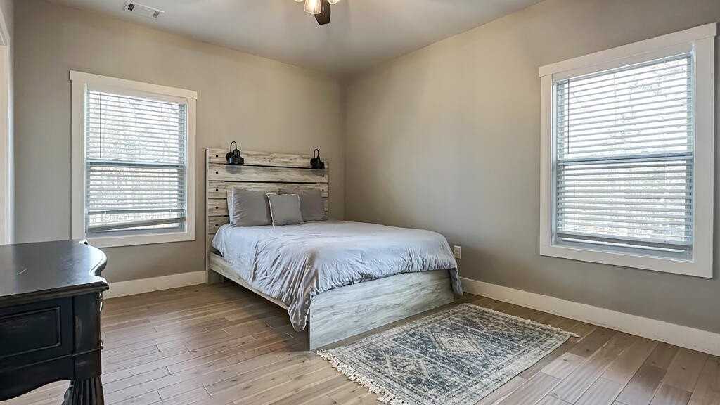 360 Prince Dr - Photo 7 of 20