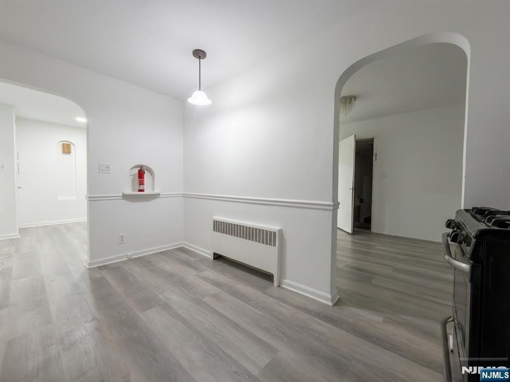 754 Kingsland Ave - Photo 4 of 15