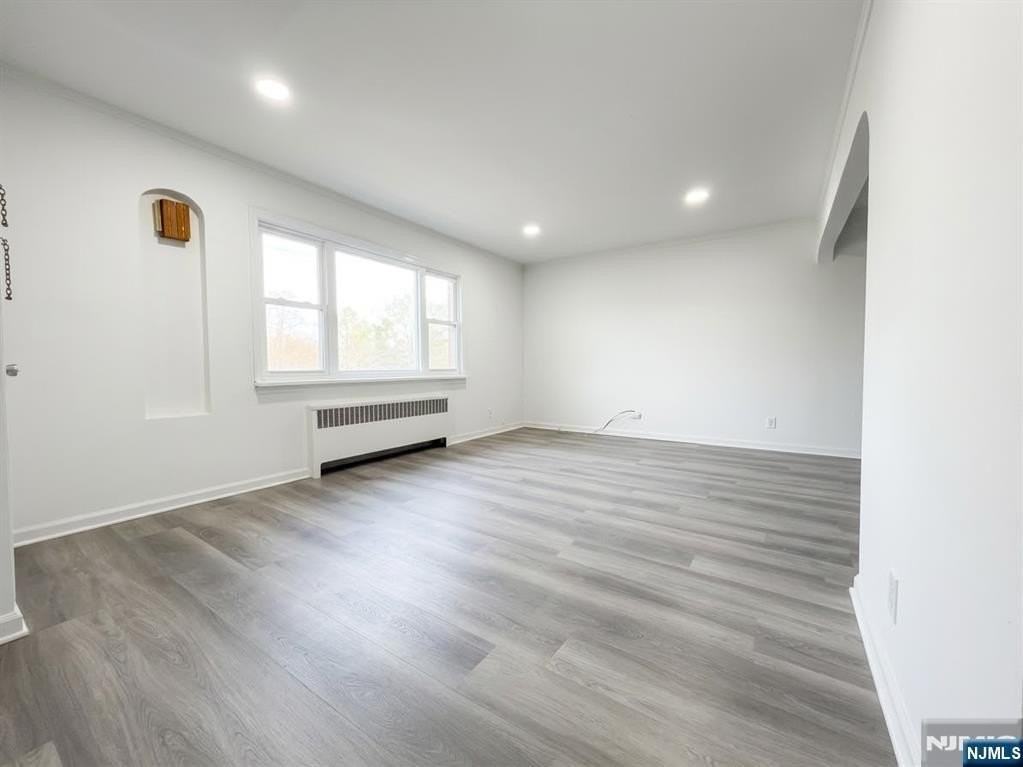 754 Kingsland Ave - Photo 5 of 15