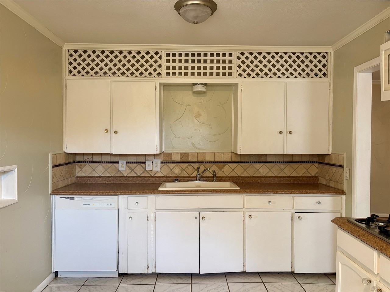2225 N Shannon St - Photo 4 of 16