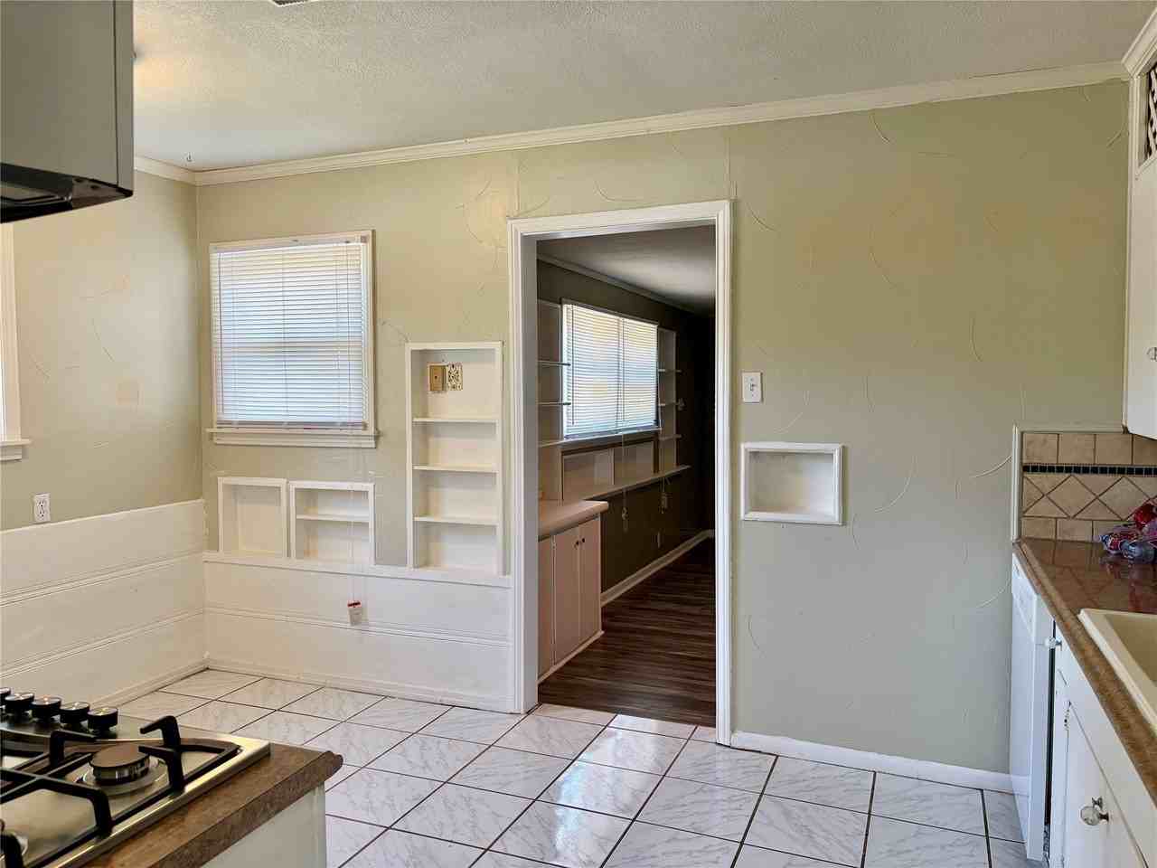 2225 N Shannon St - Photo 5 of 16