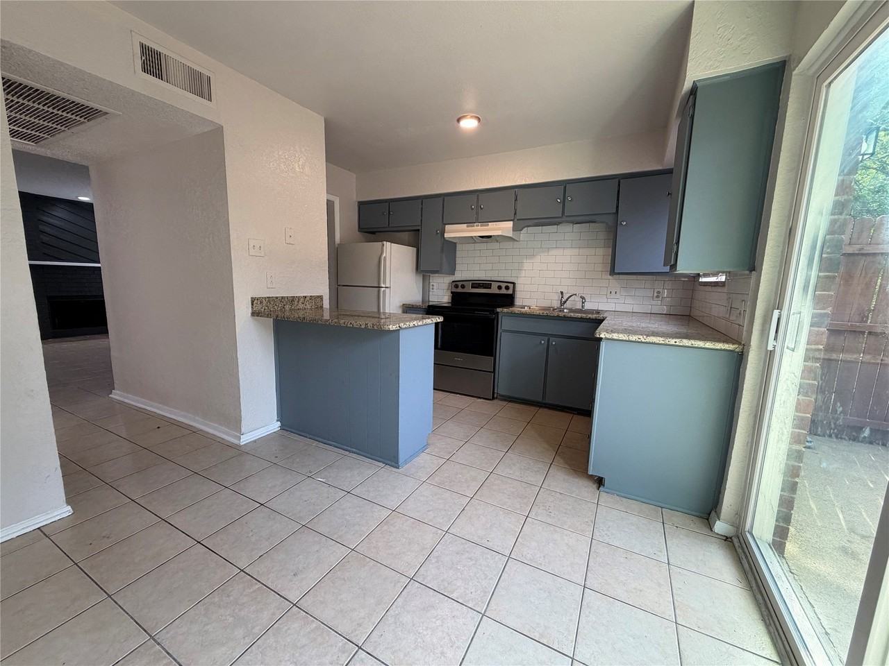 6828 Brentwood Stair Rd - Photo 4 of 17