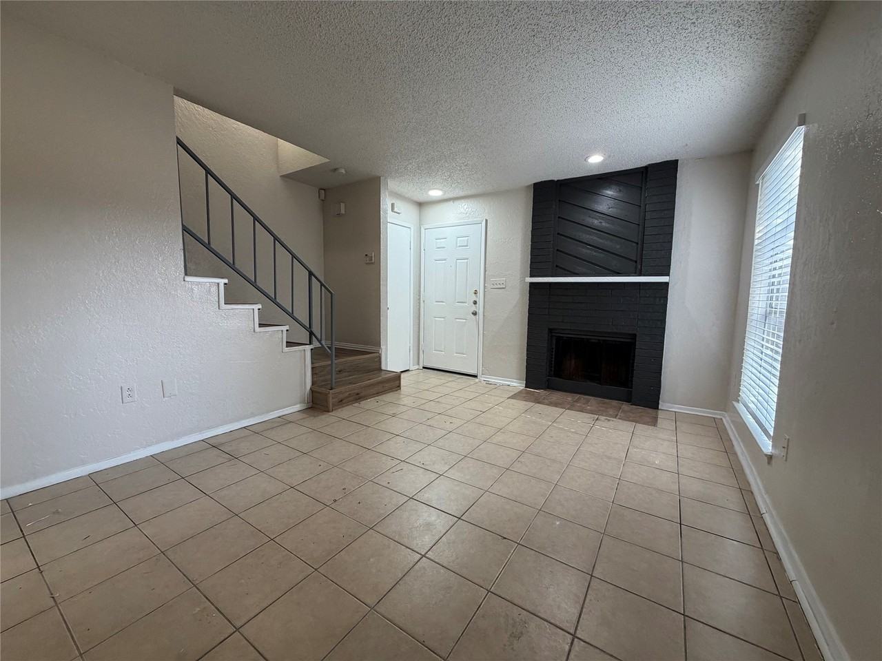6828 Brentwood Stair Rd - Photo 6 of 17