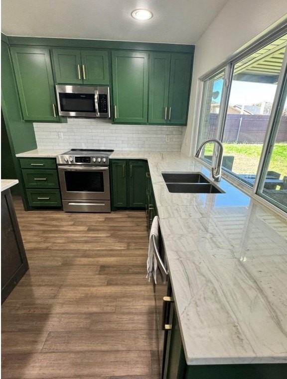 3129 Pinewood Dr - Photo 2 of 8