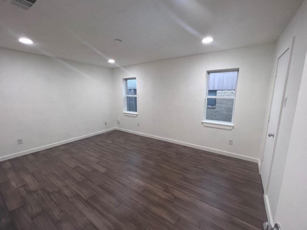 3129 Pinewood Dr - Photo 4 of 8