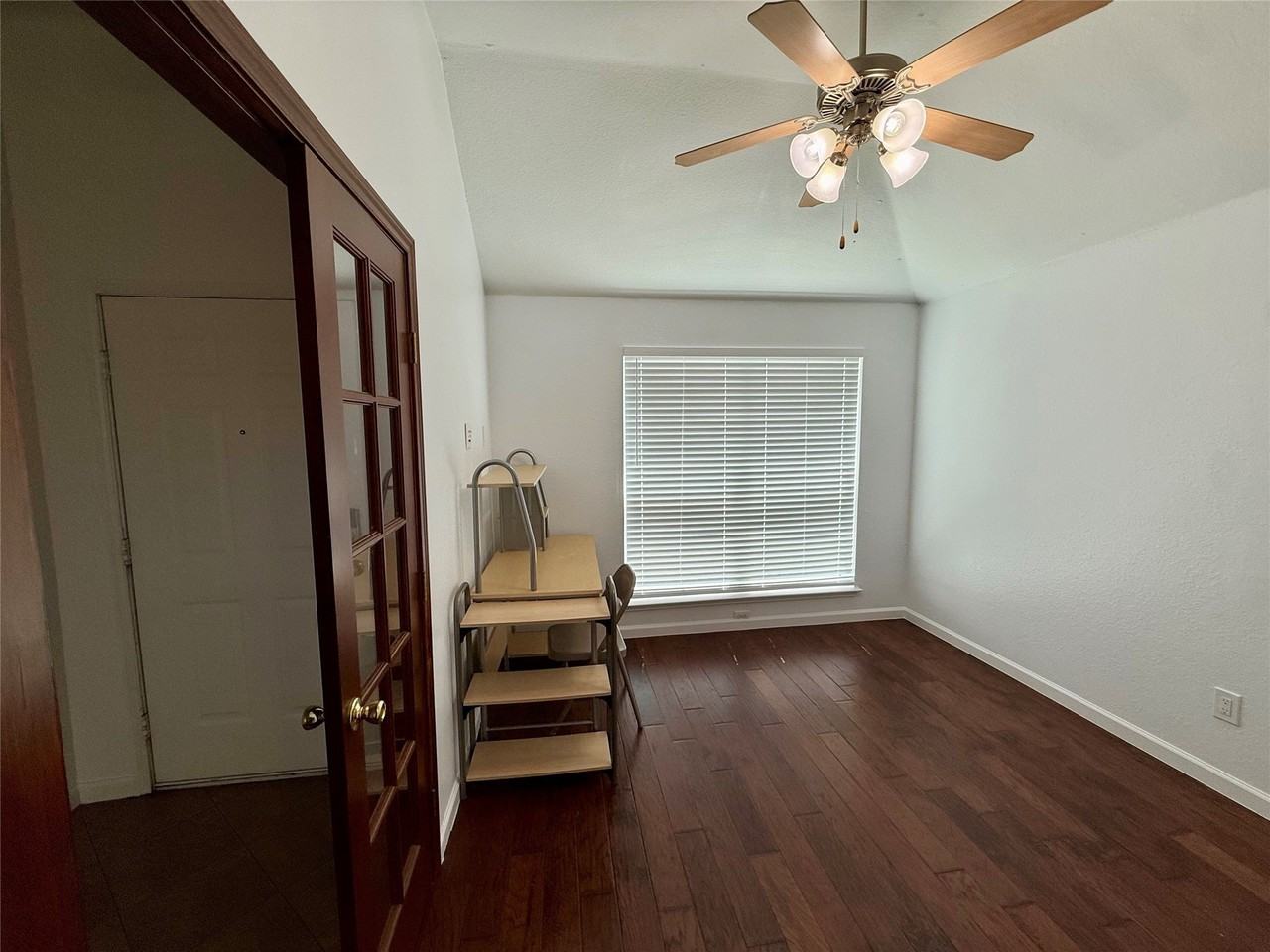 104 Cobblestone Dr - Photo 6 of 24