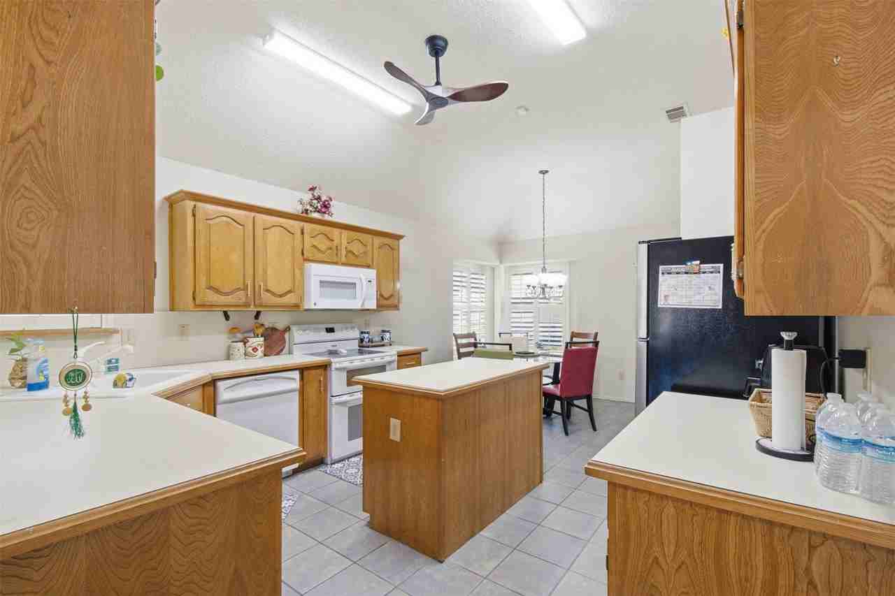 923 Newport Dr - Photo 7 of 18