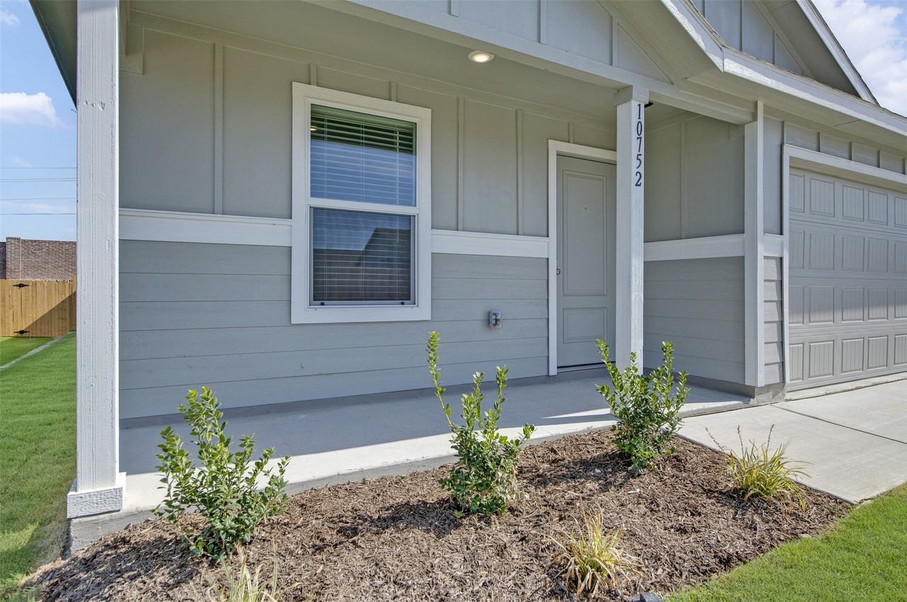 10752 Gun Barrel St - Photo 4 of 25