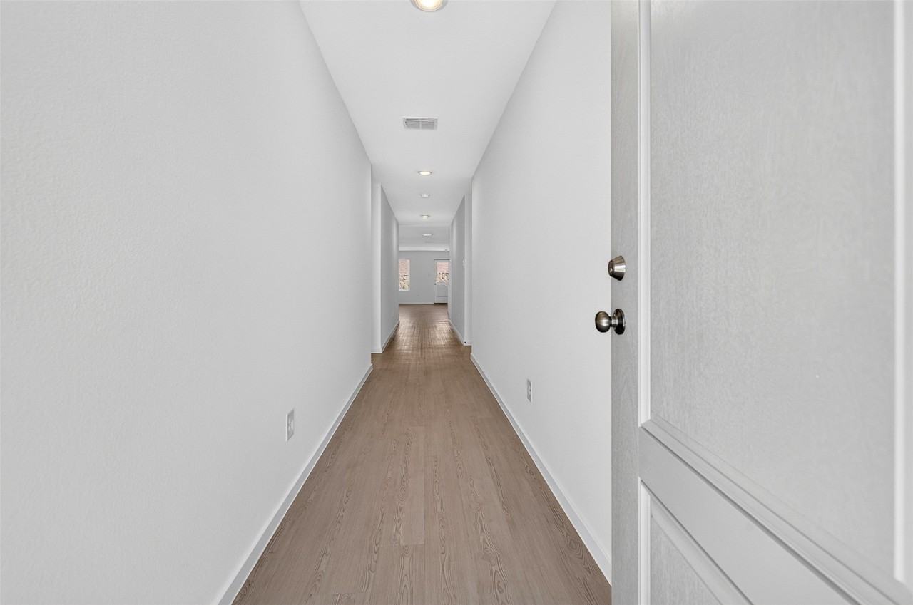 10752 Gun Barrel St - Photo 5 of 25