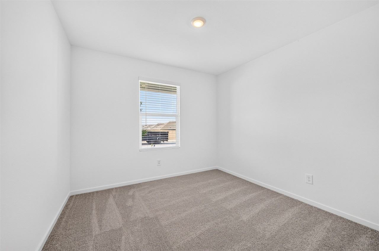 10752 Gun Barrel St - Photo 6 of 25