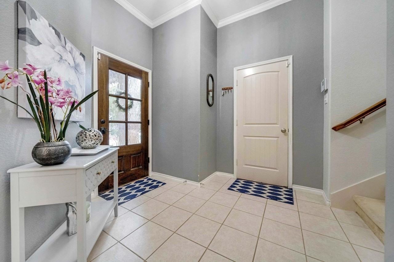 10312 Flat Creek Trl - Photo 3 of 24