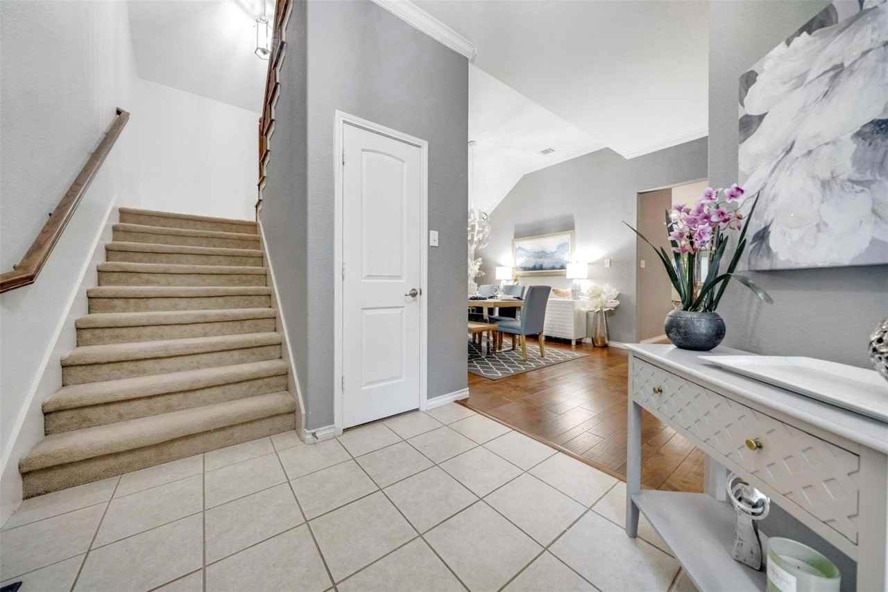 10312 Flat Creek Trl - Photo 4 of 24
