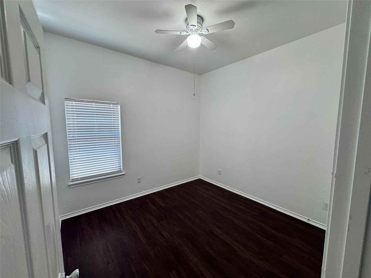 1613 Castle Creek Dr - Photo 5 of 21