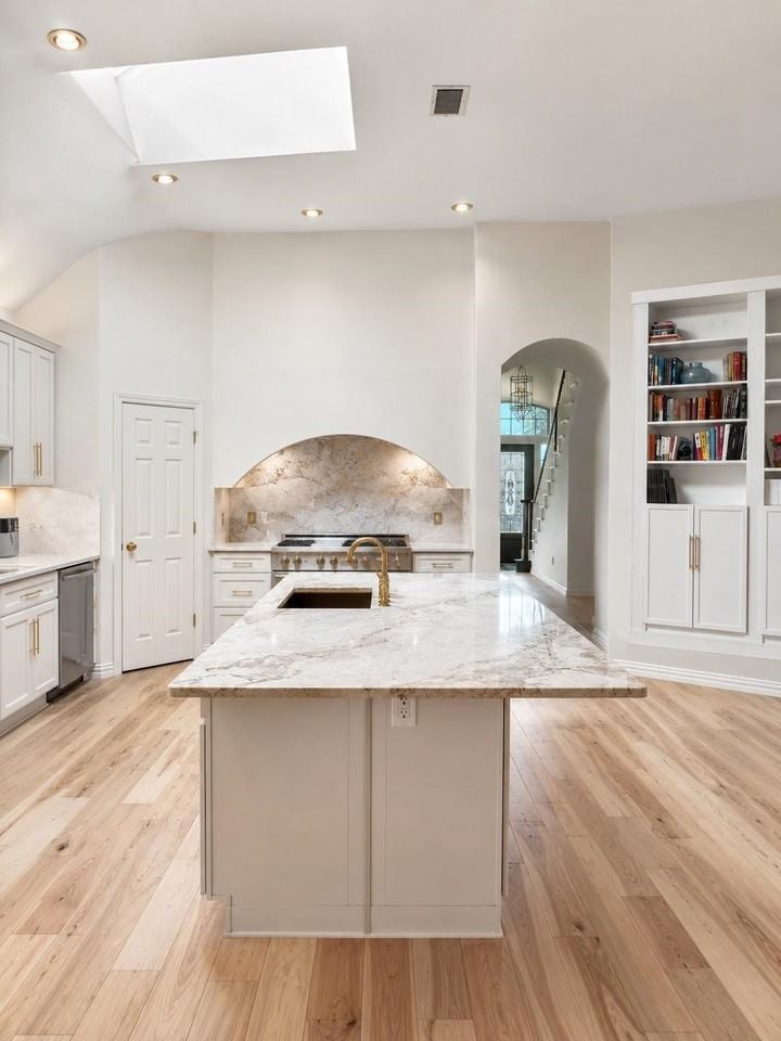 18283 Meandering Way - Photo 3 of 25