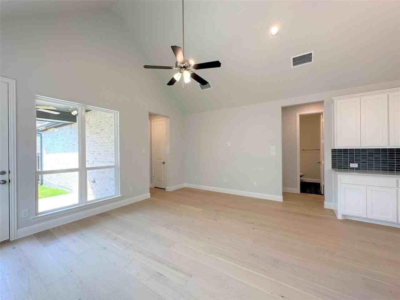 15621 Fringe Tree Rd - Photo 6 of 18