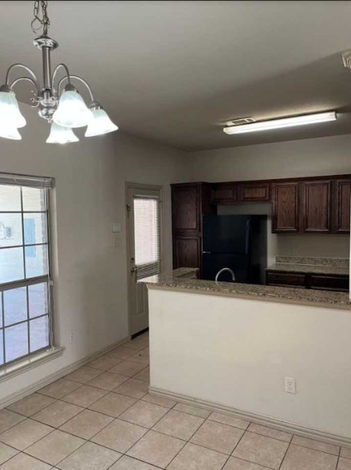 2360 Calendar Ct - Photo 4 of 12