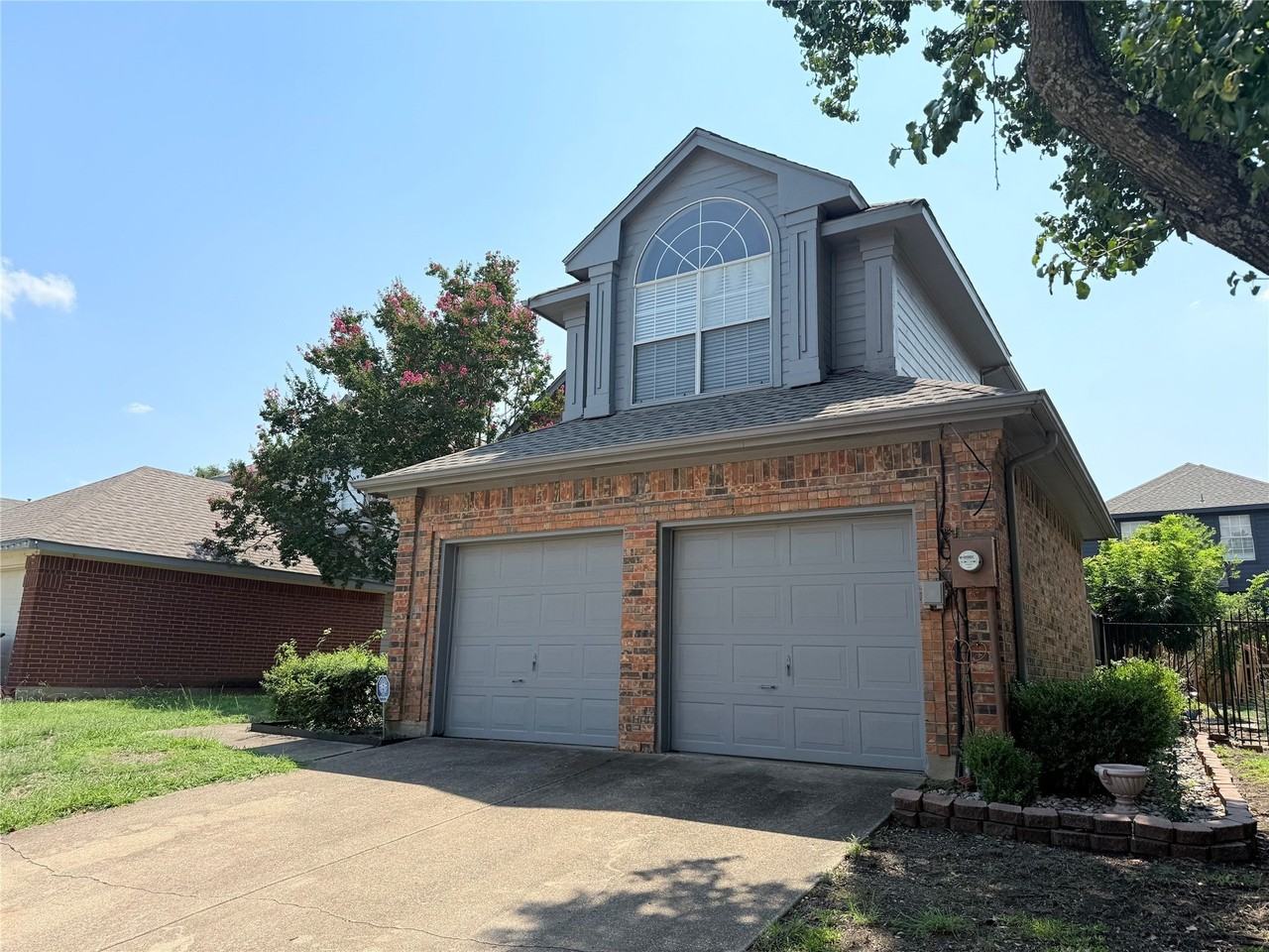 1328 Maywood Ct - Photo 3 of 29