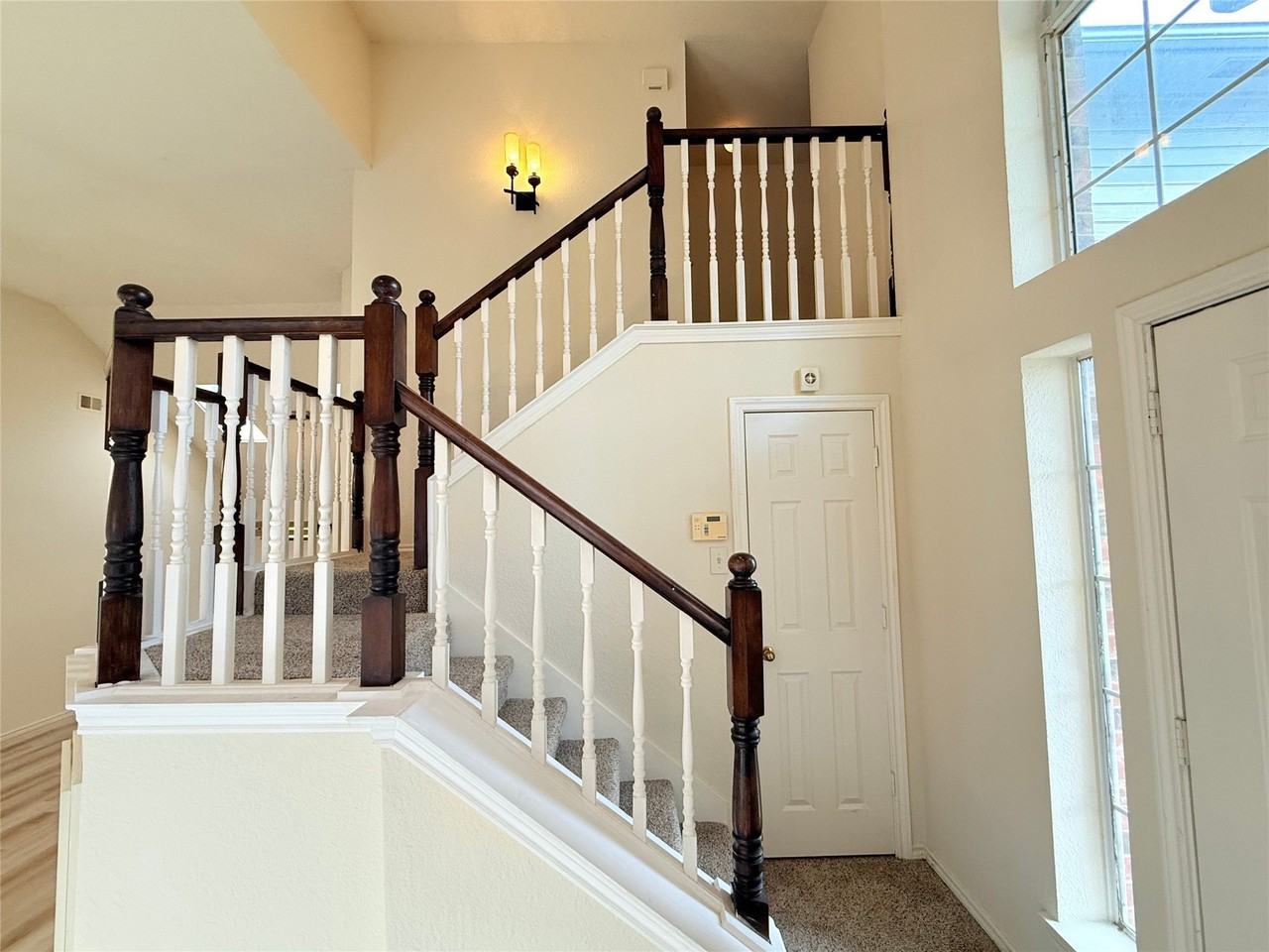 1328 Maywood Ct - Photo 5 of 29