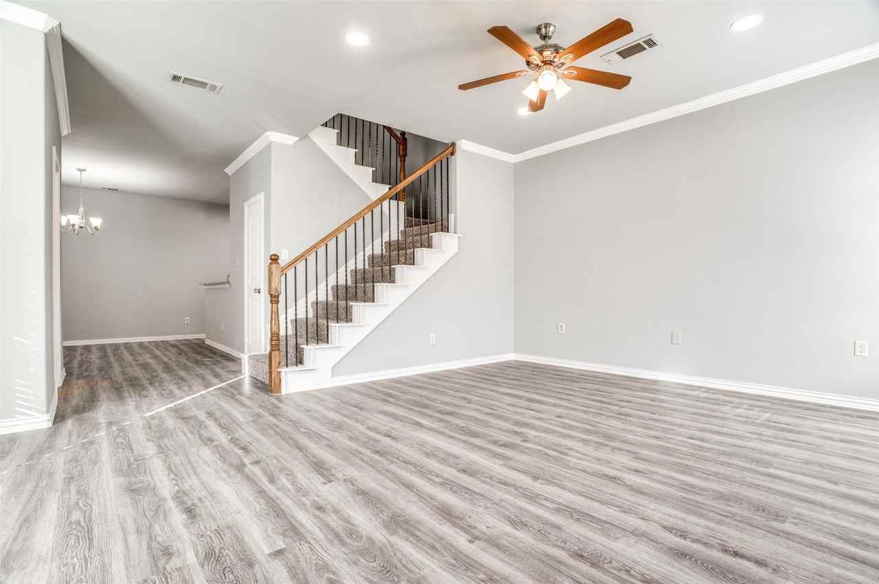 2364 Calendar Ct - Photo 2 of 24