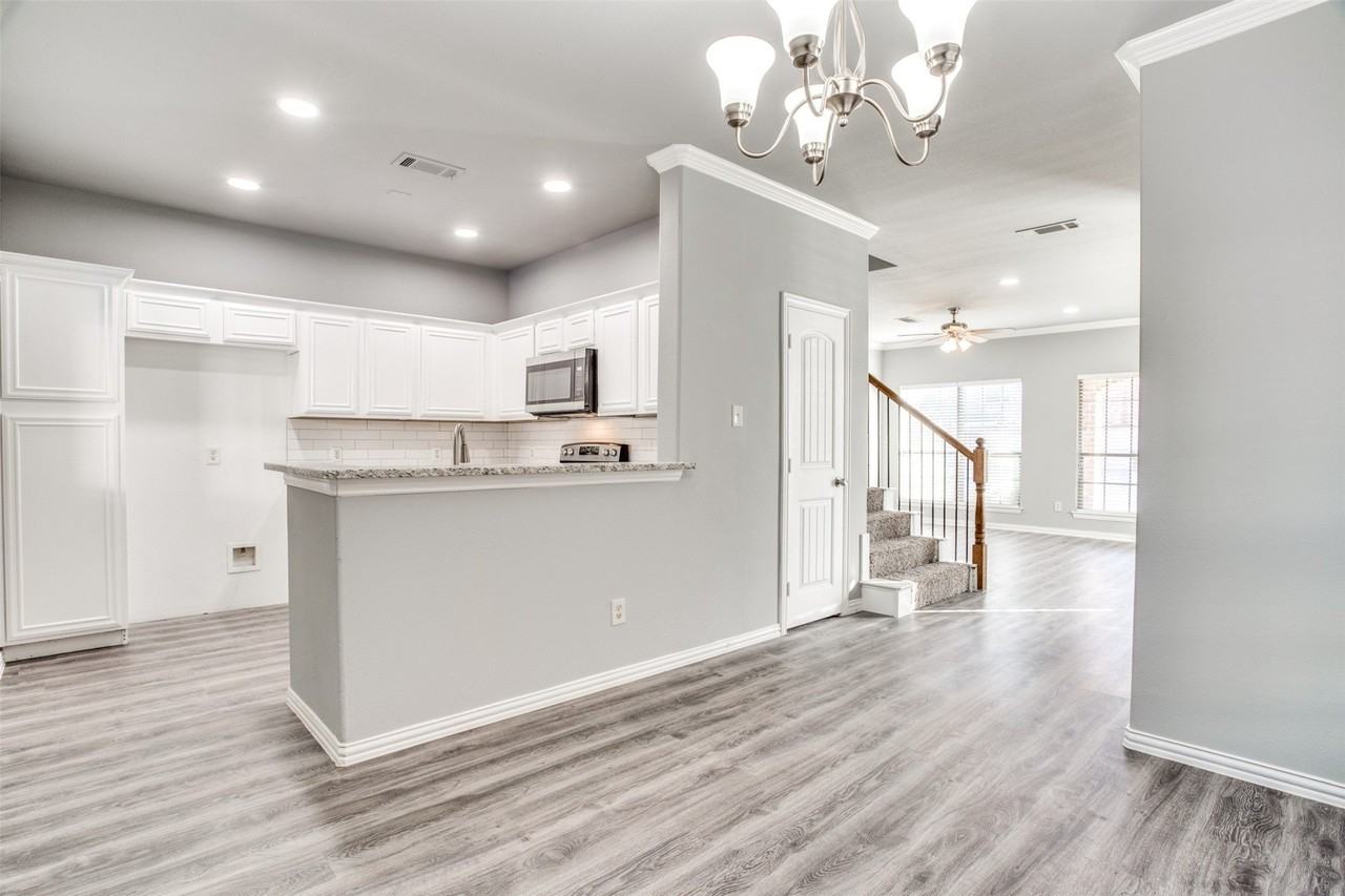 2364 Calendar Ct - Photo 7 of 24