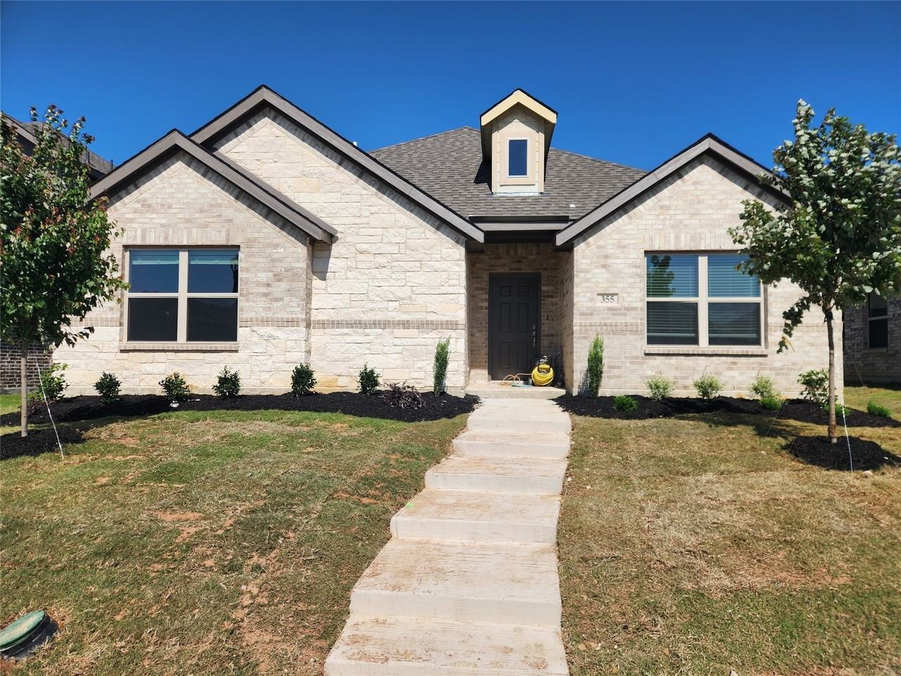 355 Freestall Dr - Photo 2 of 28