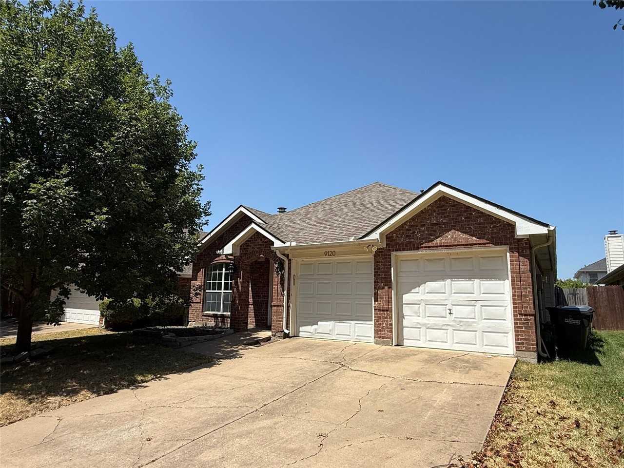 9120 Newport Ln - Photo 2 of 17