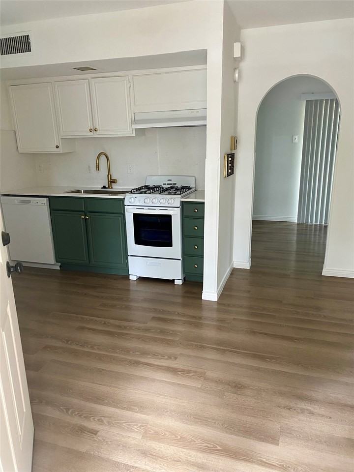 15922 Stillwood St #1074 - Photo 7 of 13