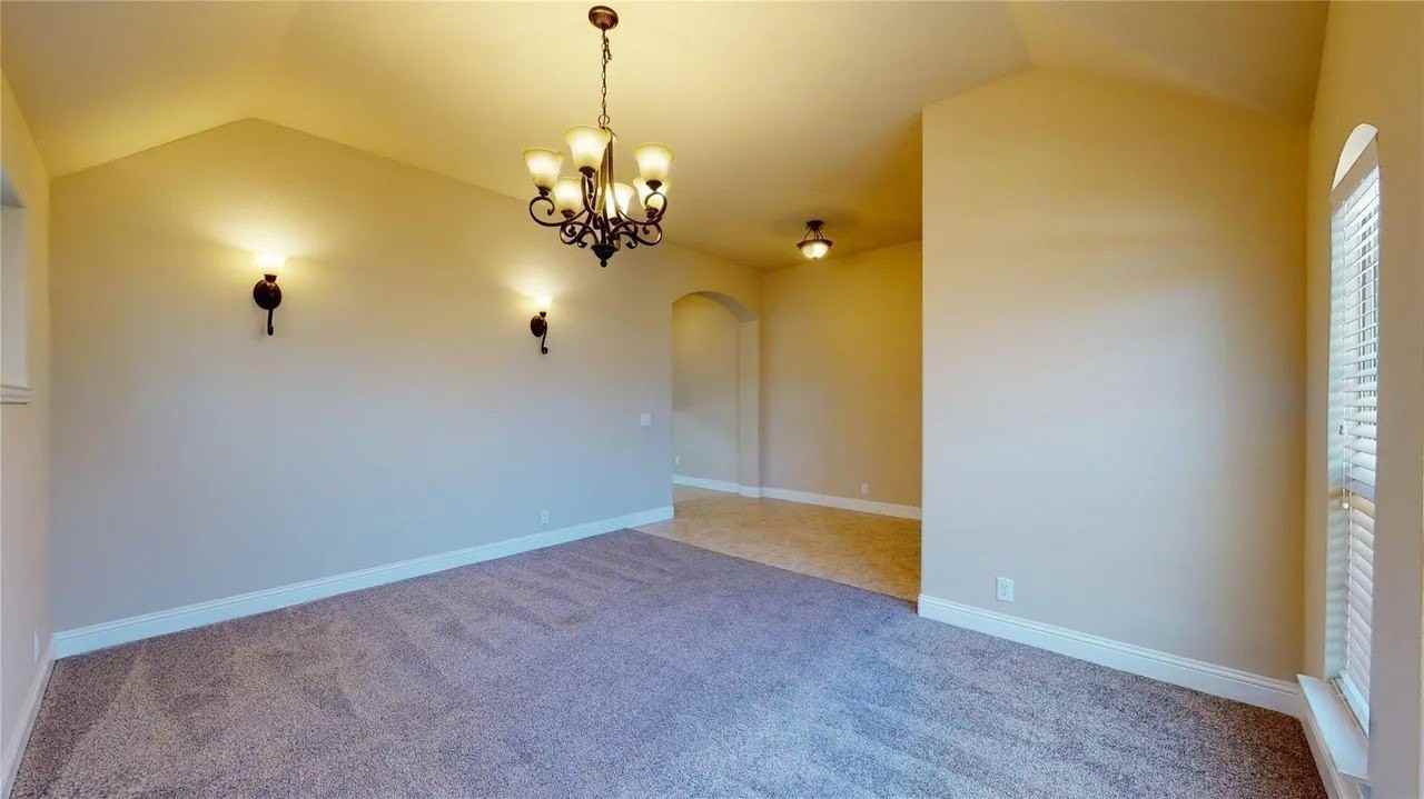 5205 Ambergate Ln - Photo 6 of 18