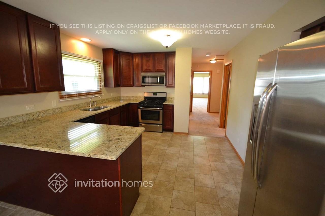 6633 174th St - Photo 3 of 8