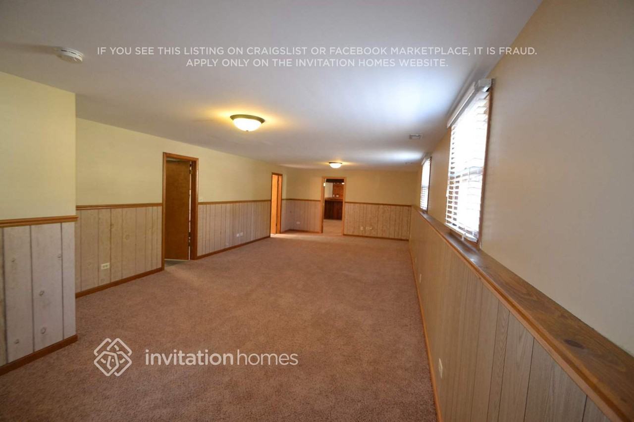 6633 174th St - Photo 5 of 8