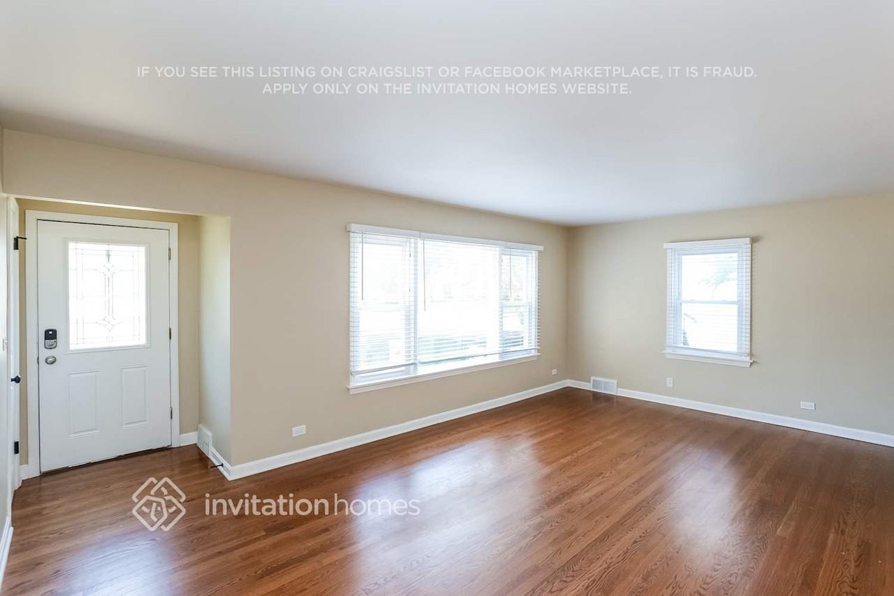180 S Oakland Grv - Photo 4 of 19