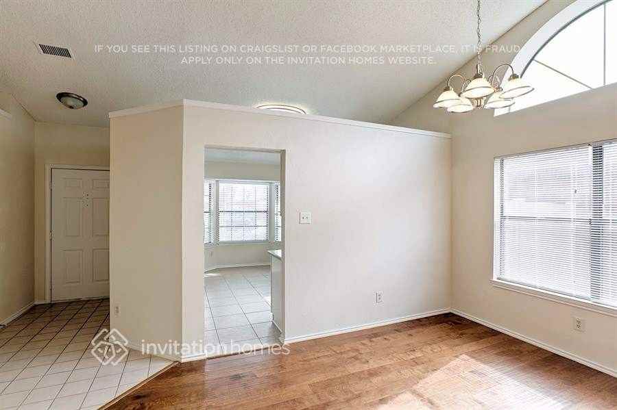 1504 Mountain Side Dr - Photo 2 of 18