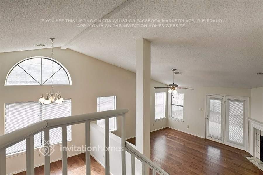 1504 Mountain Side Dr - Photo 4 of 18