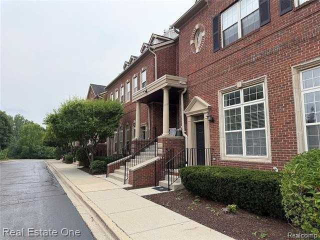 29285 Glen Oaks Blvd E - Photo 4 of 25