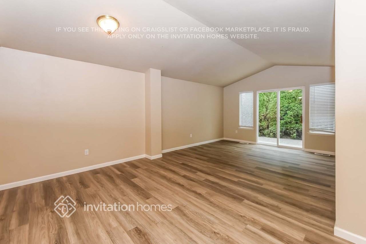 10511 59th Dr Ne - Photo 5 of 16