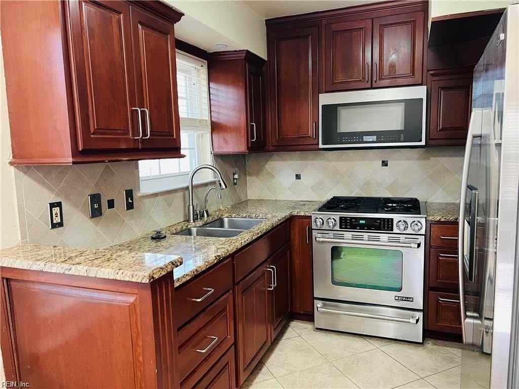 12904 Daybreak Cir - Photo 3 of 17