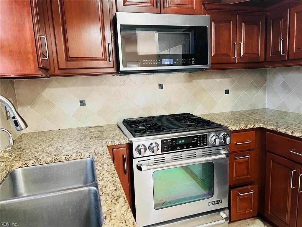 12904 Daybreak Cir - Photo 6 of 17
