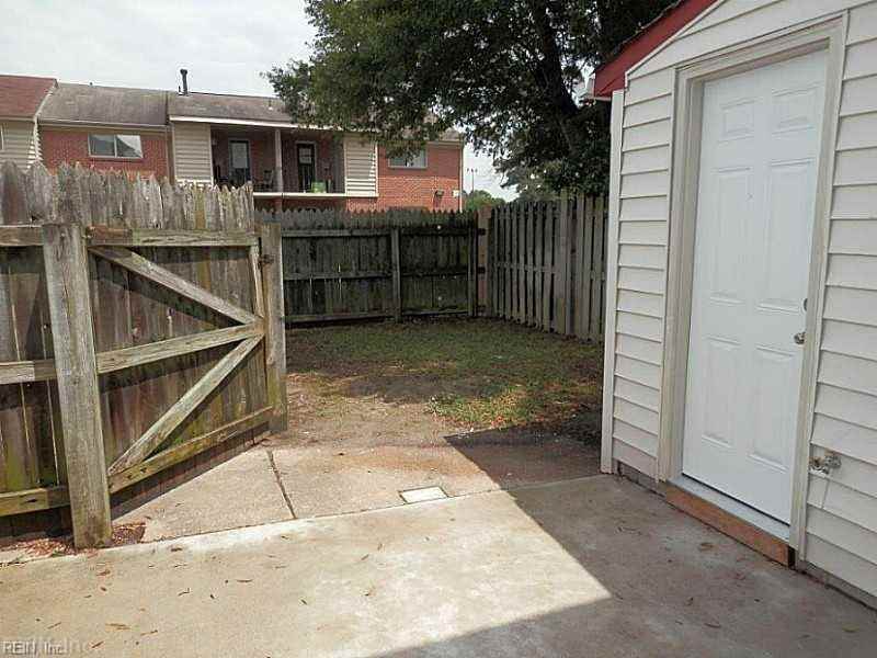 734 Biltmore Dr - Photo 3 of 6