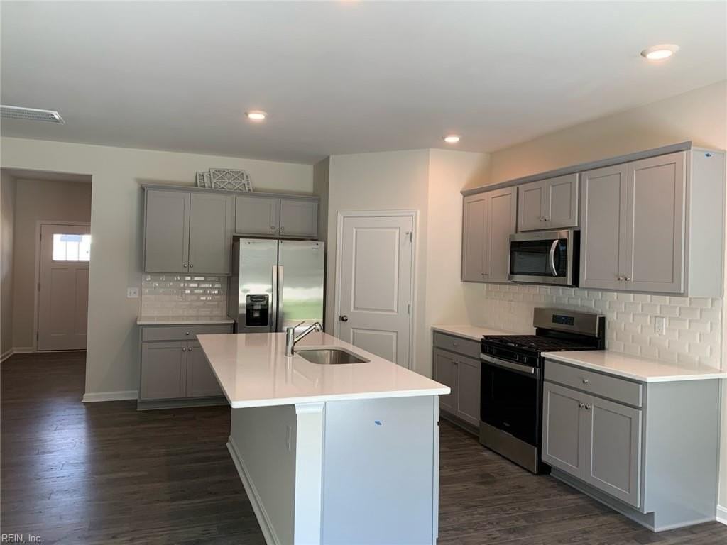 5138 Duxbury Rd - Photo 6 of 28